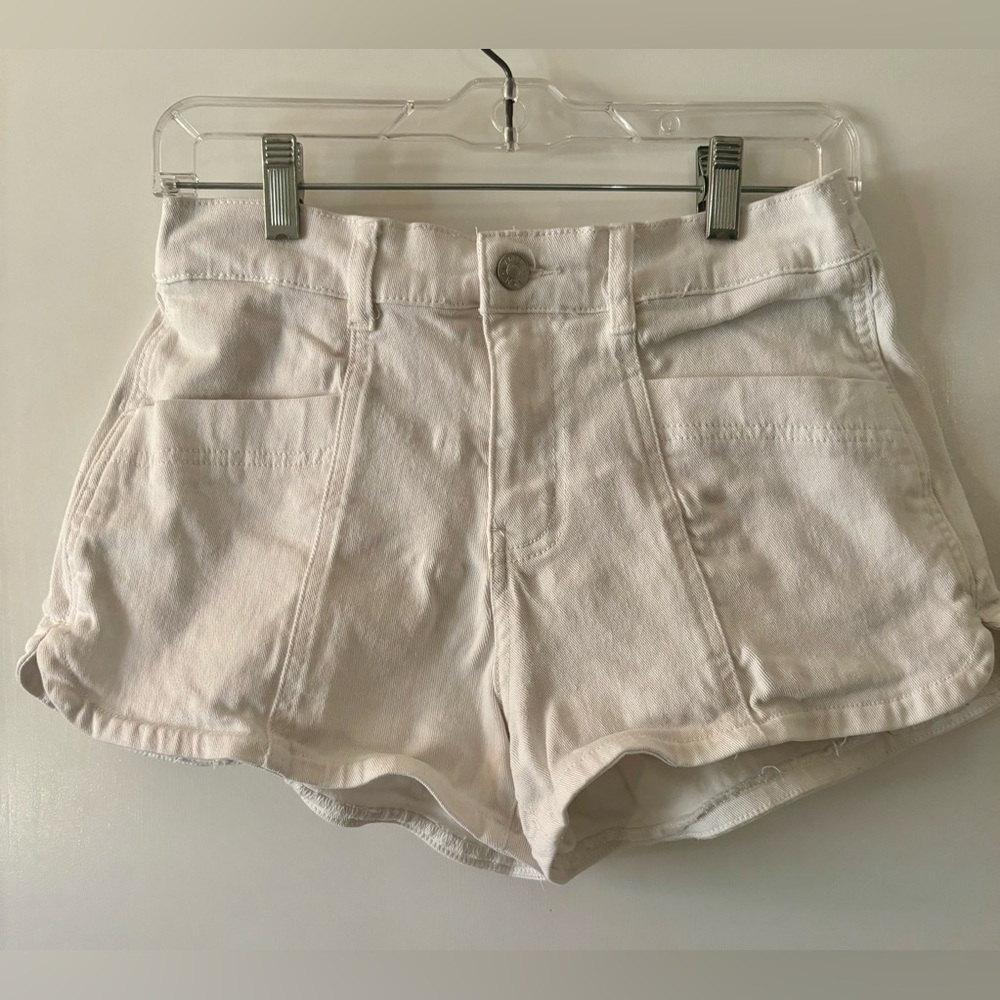 Madden NYC Mid Rise Dolphin White Denim Shorts Jr. Size Small